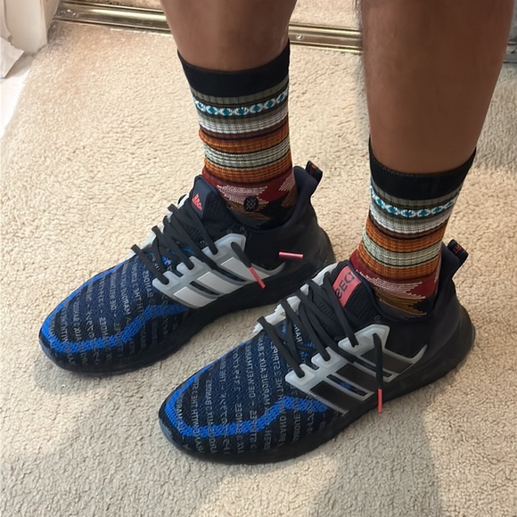 Adidas Ultraboost Size 12 - Picture 4 of 11